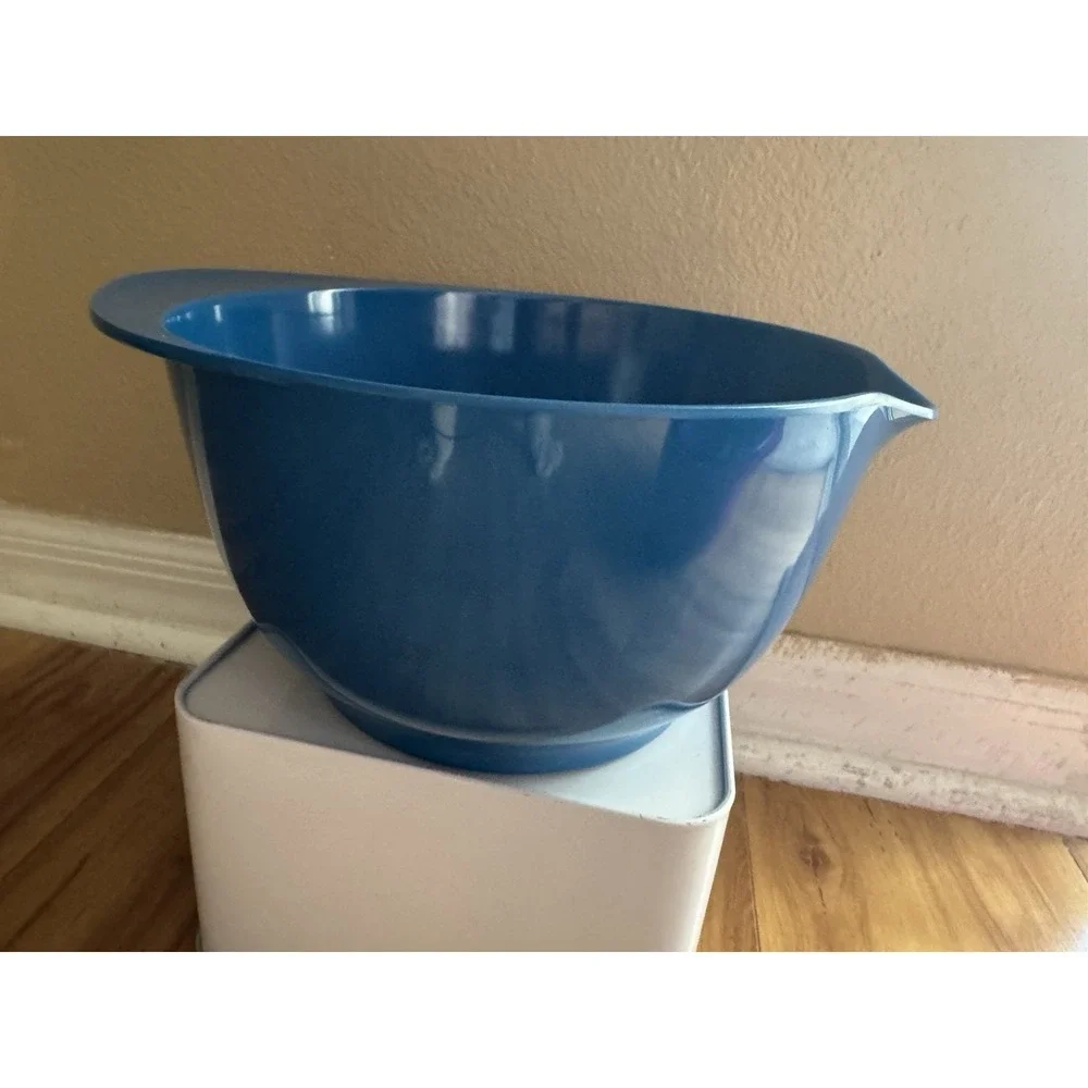 Vintage Sur La Table 3 Mixing Bowls With Spouts: Blue, Maroon, And Purple